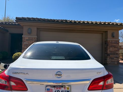 Used 2019 Nissan Sentra SV w/ Special Edition Package image 8