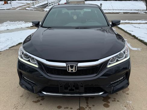 Used 2017 Honda Accord Sport Special Edition image 2