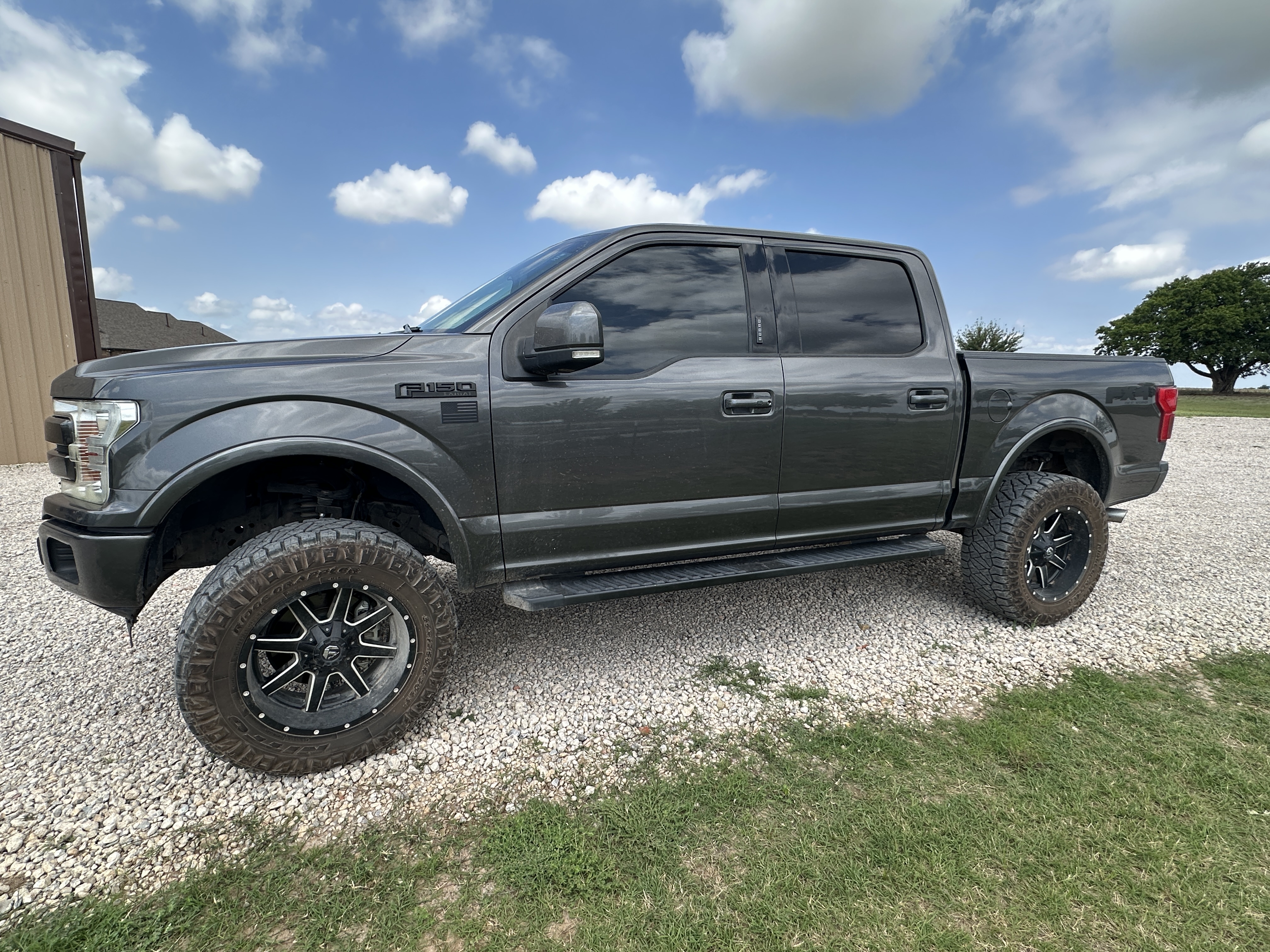 Used 2018 Ford F150 Lariat w/ Equipment Group 502A Luxury AWD/4WD image 4