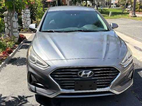 Used 2018 Hyundai Sonata SE image 1