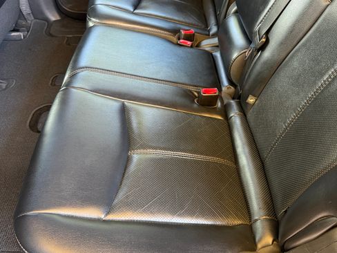 Used 2015 Nissan Pathfinder Platinum FWD image 17