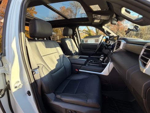 Used 2022 Toyota Tundra Platinum image 19