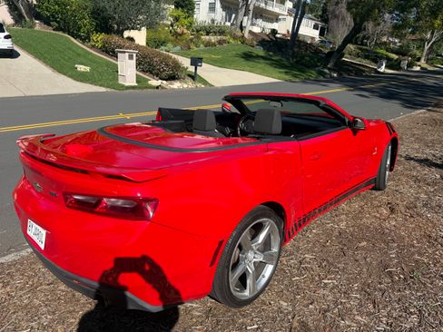 Used 2017 Chevrolet Camaro SS image 8