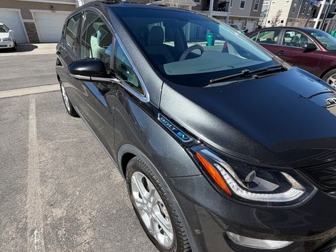 Used 2021 Chevrolet Bolt LT image 1
