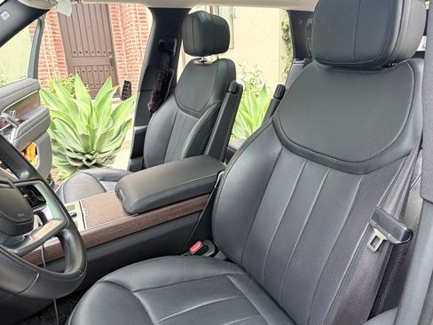 Used 2022 Land Rover Range Rover SE image 24