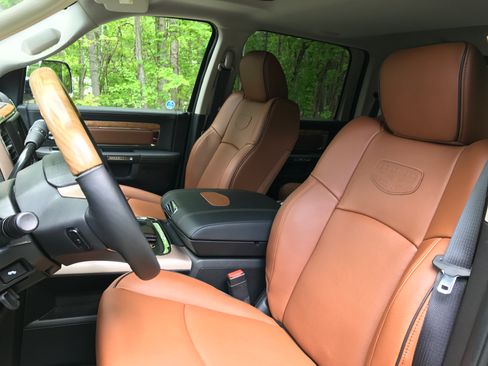Used 2017 RAM 3500 Laramie Longhorn AWD/4WD image 5