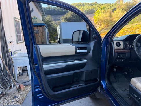 Used 2014 Toyota Tundra Limited image 9