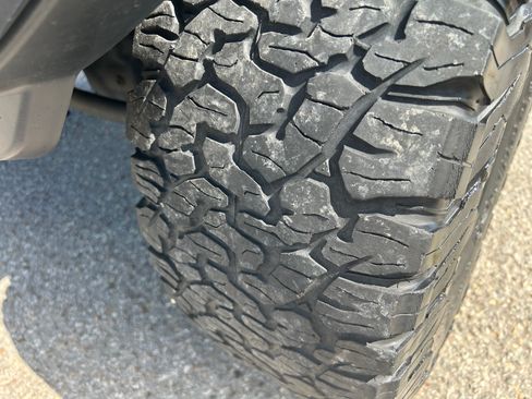 Used 2020 Jeep Gladiator Sport w/ Quick Order Package 24S image 9