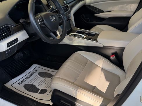 Used 2022 Honda Accord Touring image 8