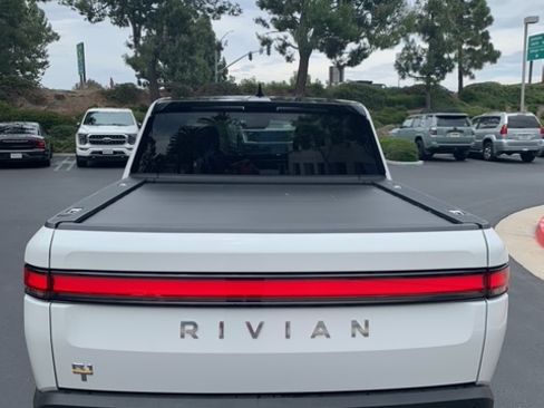 Used 2022 Rivian R1T Launch Edition image 13