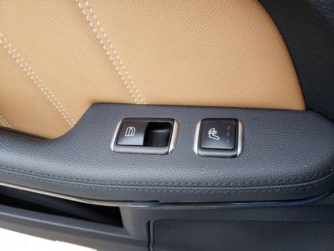 Used 2013 Mercedes-Benz E 550 E 550 4MATIC Sedan 4D image 14