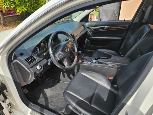 Used 2010 Mercedes-Benz C 300 4MATIC Sedan image 11