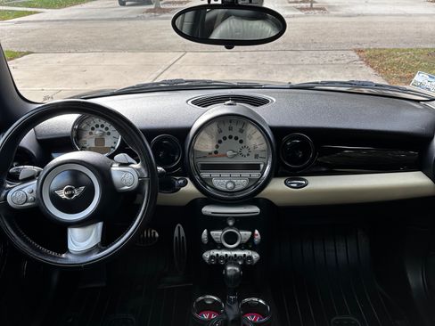 Used 2010 MINI Cooper Clubman S image 11