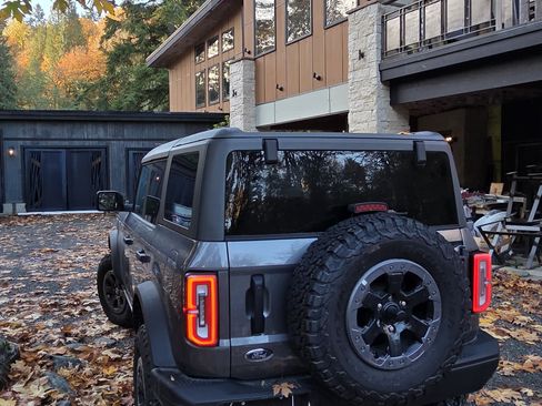 Used 2023 Ford Bronco Badlands image 4