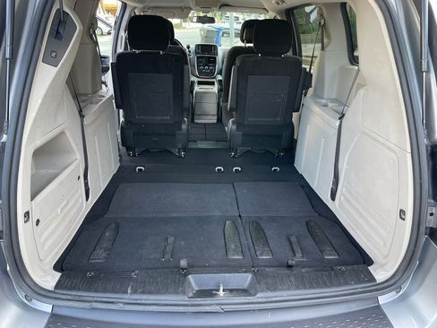 Used 2016 Dodge Grand Caravan SXT w/ UConnect Hands-Free Group image 20
