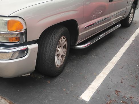 Used 2006 GMC Sierra 1500 SLT w/ Light Duty Power Package image 2