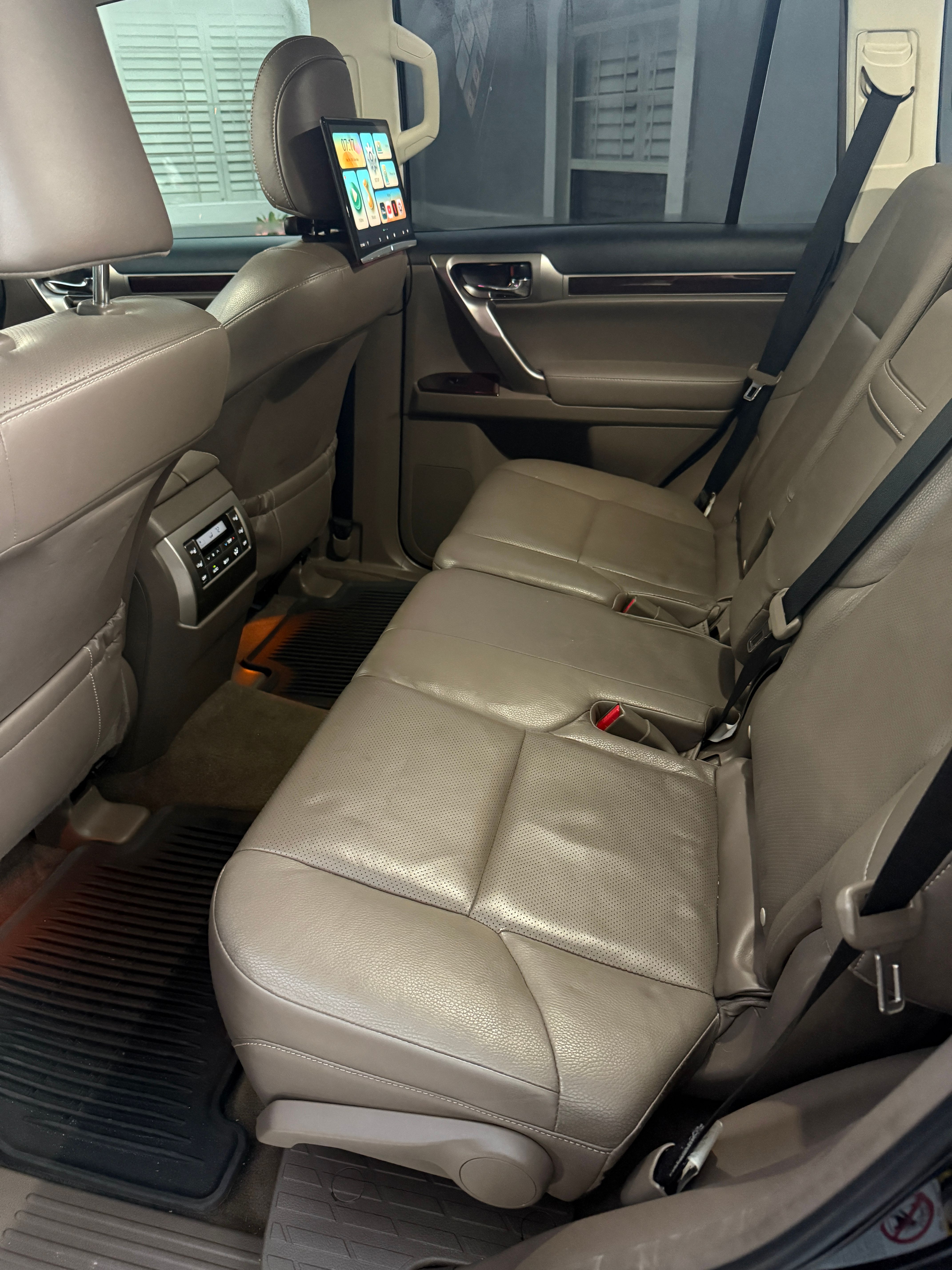 Used 2015 Lexus GX 460 w/ Premium Package AWD/4WD image 8
