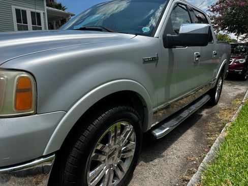 Used 2007 Lincoln Mark LT 2WD image 10