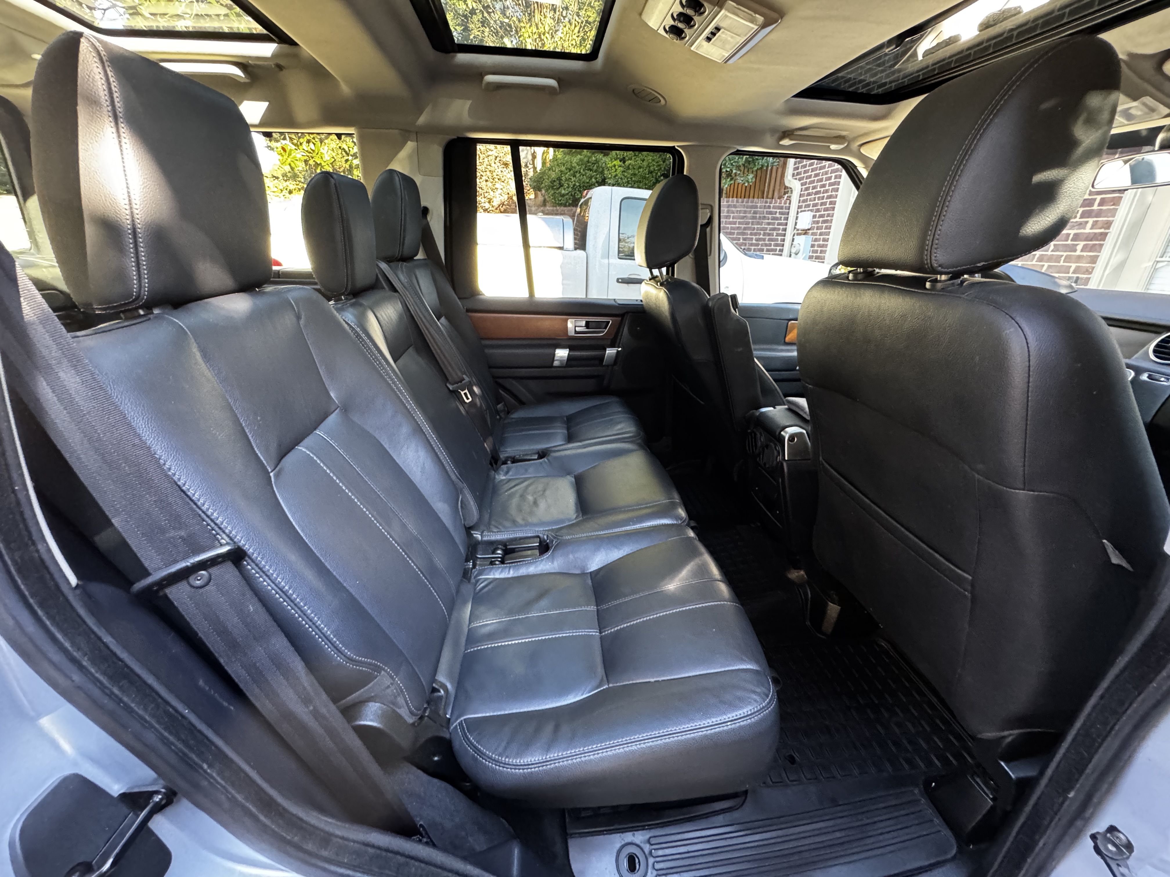 Used 2016 Land Rover LR4 HSE AWD/4WD image 13