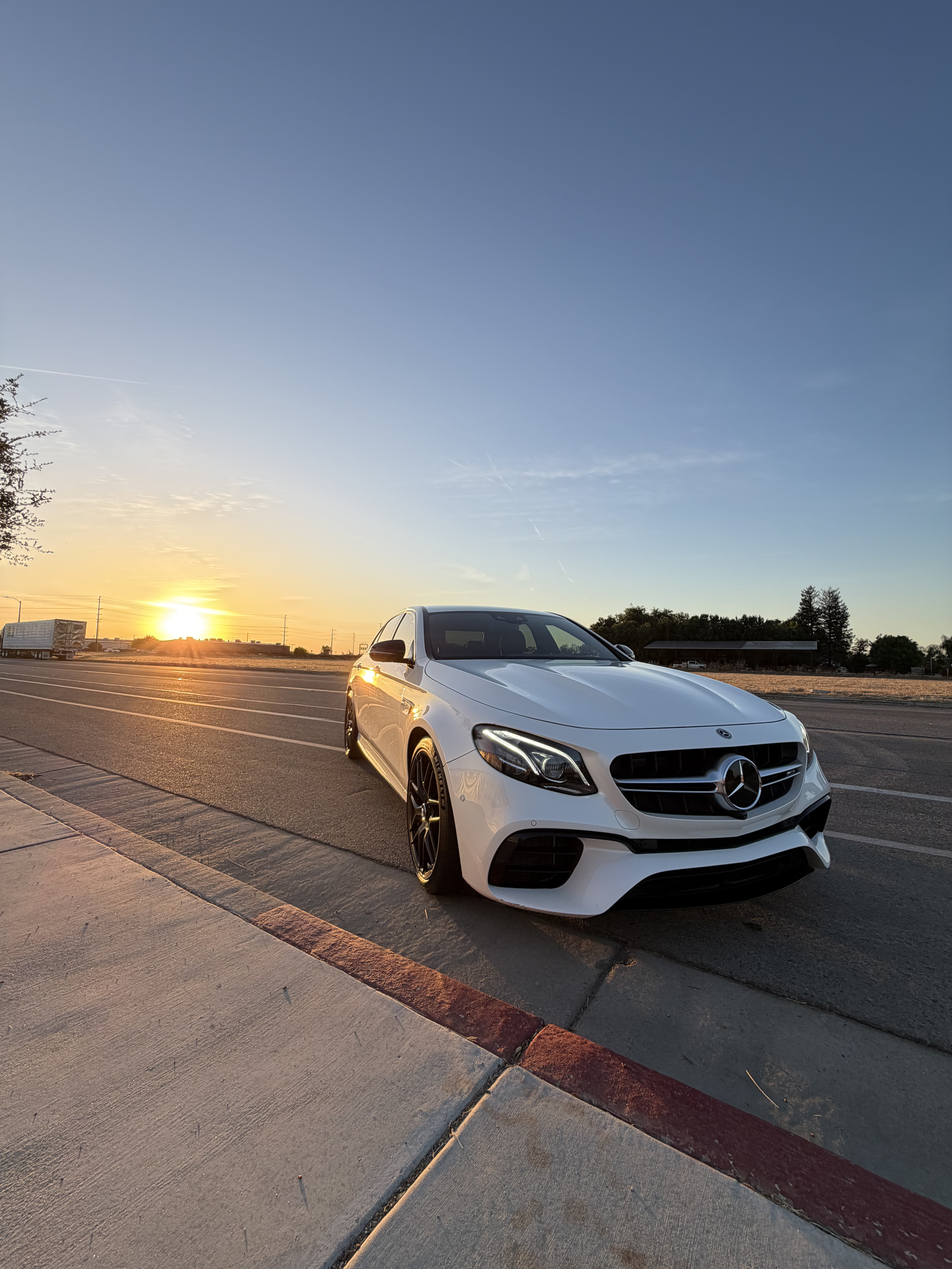 Used 2018 Mercedes-Benz E 63 AMG S image 1