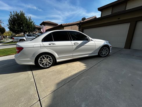 Used 2014 Mercedes-Benz C 250 Sedan image 4