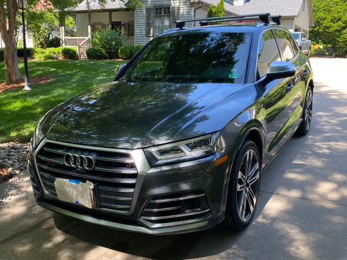 Used 2018 Audi SQ5 Prestige w/ Prestige Package AWD/4WD image 2