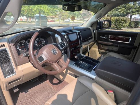 Used 2011 RAM 1500 Laramie image 16