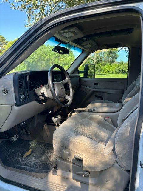 Used 2001 Chevrolet Silverado 3500 LS w/ Off-Road Skid Plate Pkg AWD/4WD image 10