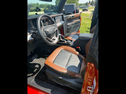 Used 2023 Ford Bronco Outer Banks AWD/4WD image 10