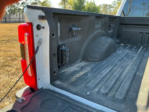 Used 2024 Ford F350 King Ranch w/ FX4 Off-Road Package image 15