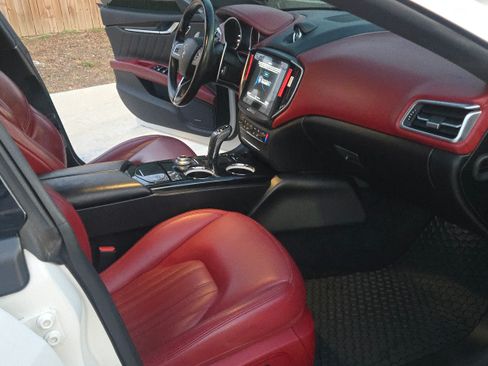 Used 2019 Maserati Ghibli image 12