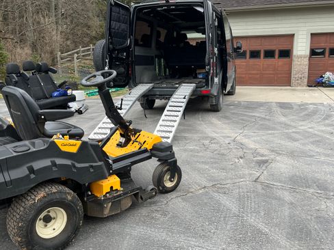 Used 2017 Mercedes-Benz Sprinter 2500 image 11