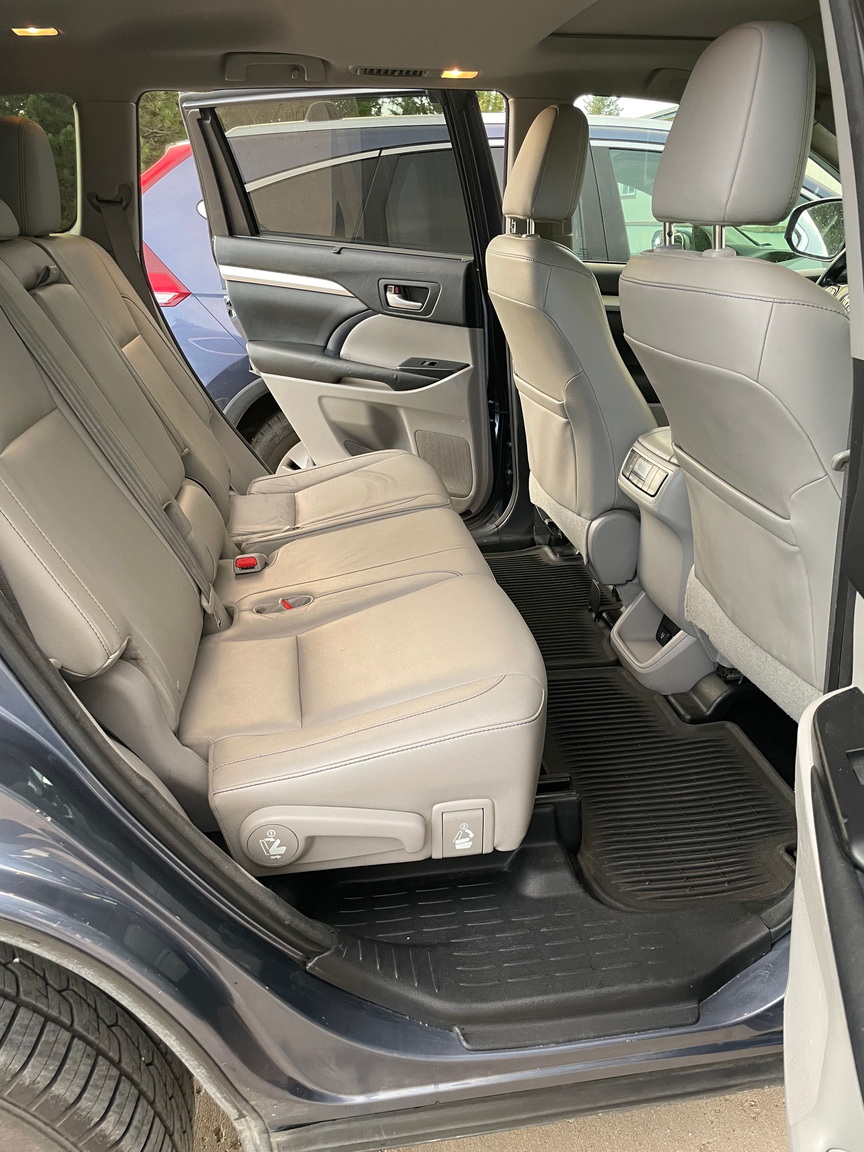 Used 2014 Toyota Highlander XLE AWD/4WD image 8