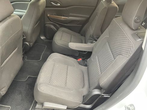 Used 2017 GMC Acadia SLE w/ Driver Alert Package I image 11