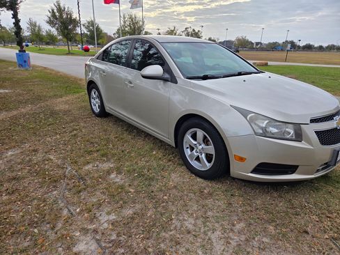 Used 2014 Chevrolet Cruze LT image 8