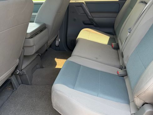 Used 2007 Nissan Titan XE w/ Preferred Pkg image 2