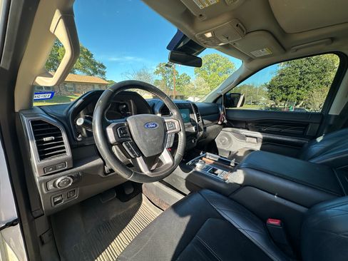 Used 2018 Ford Expedition Max Platinum image 13