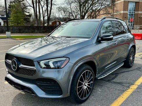 Used 2022 Mercedes-Benz GLE 350 4MATIC image 2
