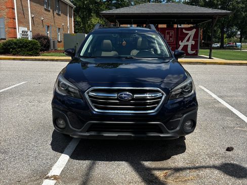 Used 2018 Subaru Outback 2.5i Limited AWD/4WD image 2