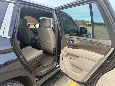 Used 2022 GMC Yukon SLT w/ SLT Premium Package image 15