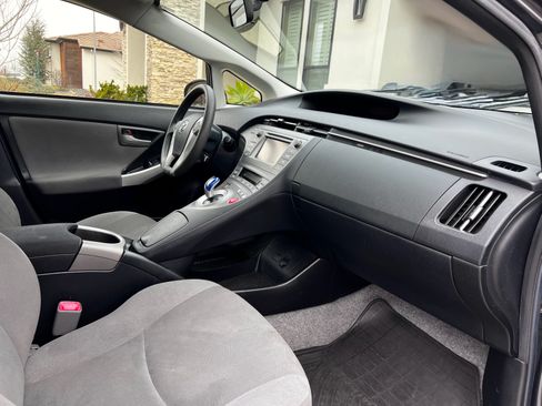Used 2013 Toyota Prius Two image 13