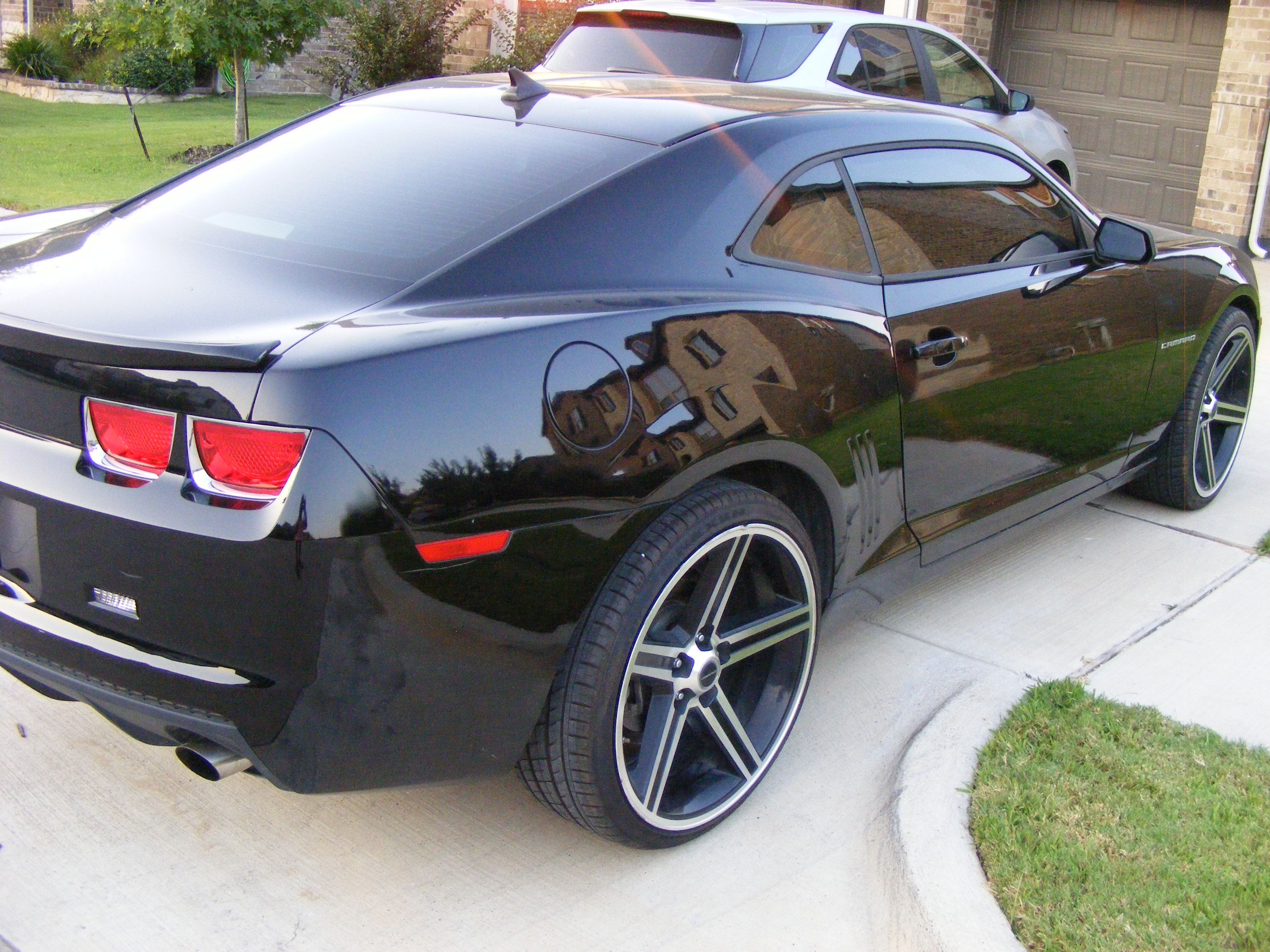 Used 2011 Chevrolet Camaro LS RWD image 12