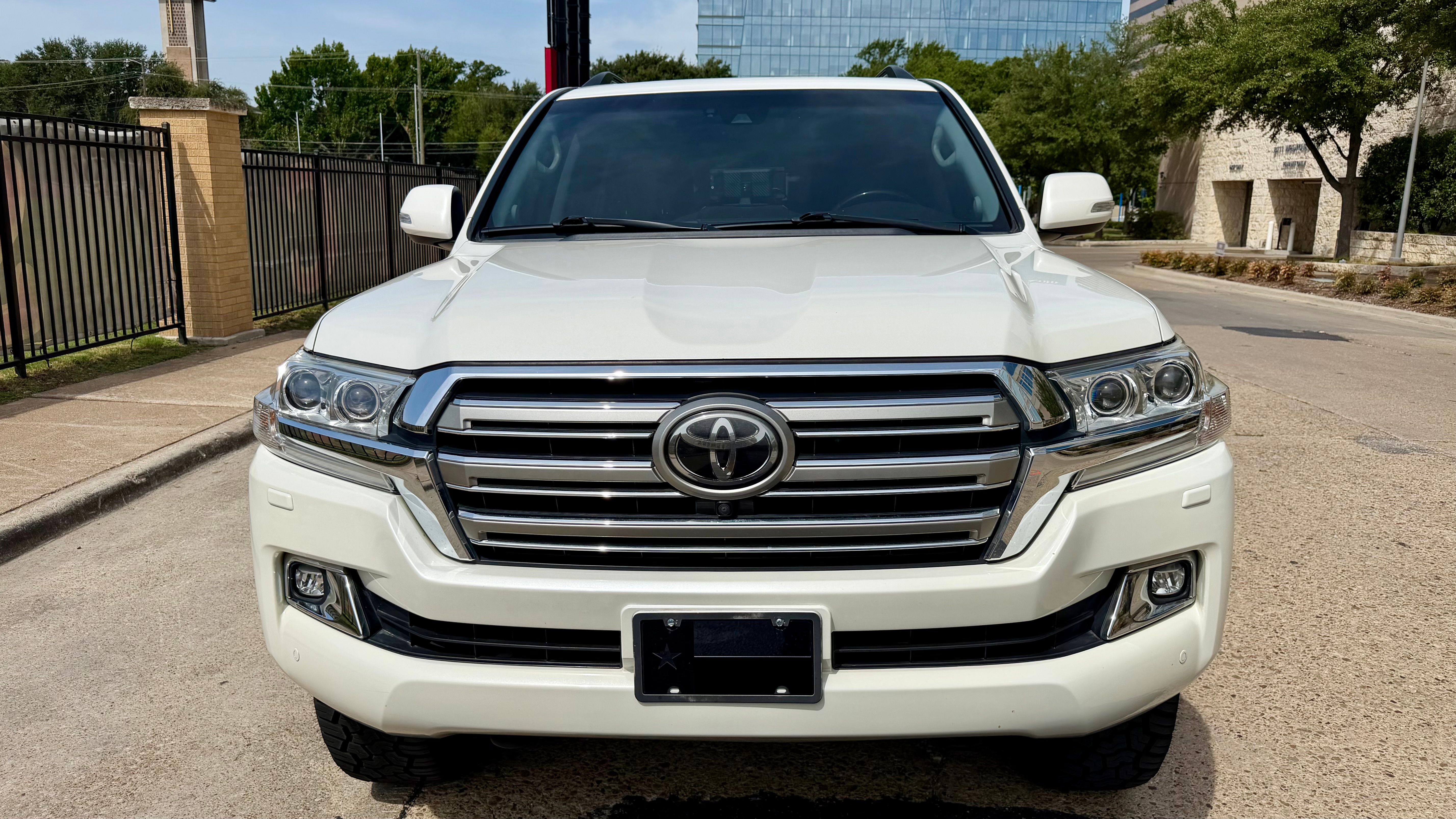 Used 2016 Toyota Land Cruiser AWD/4WD image 5