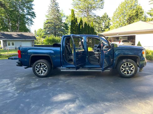Used 2015 GMC Sierra 1500 SLE w/ All-Terrain Package AWD/4WD image 9
