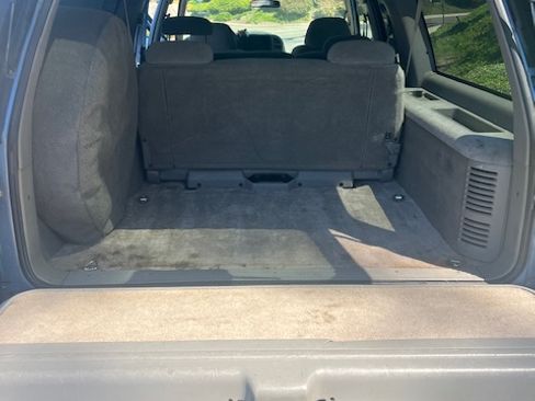 Used 1995 Chevrolet Suburban 4WD image 7