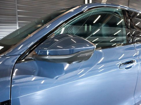 Used 2024 Audi Q8 e-tron Premium Plus w/ Premium Plus Package image 13