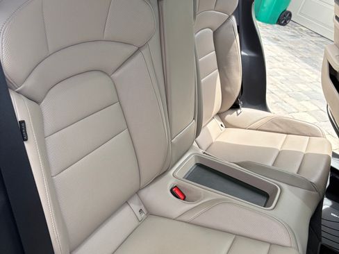 Used 2022 Porsche Taycan RWD image 14