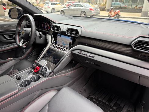 Used 2021 Lamborghini Urus image 23