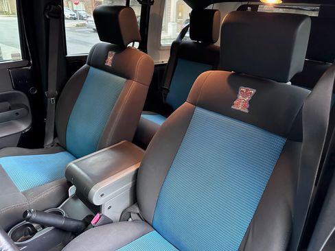 Used 2010 Jeep Wrangler Unlimited Sport image 12