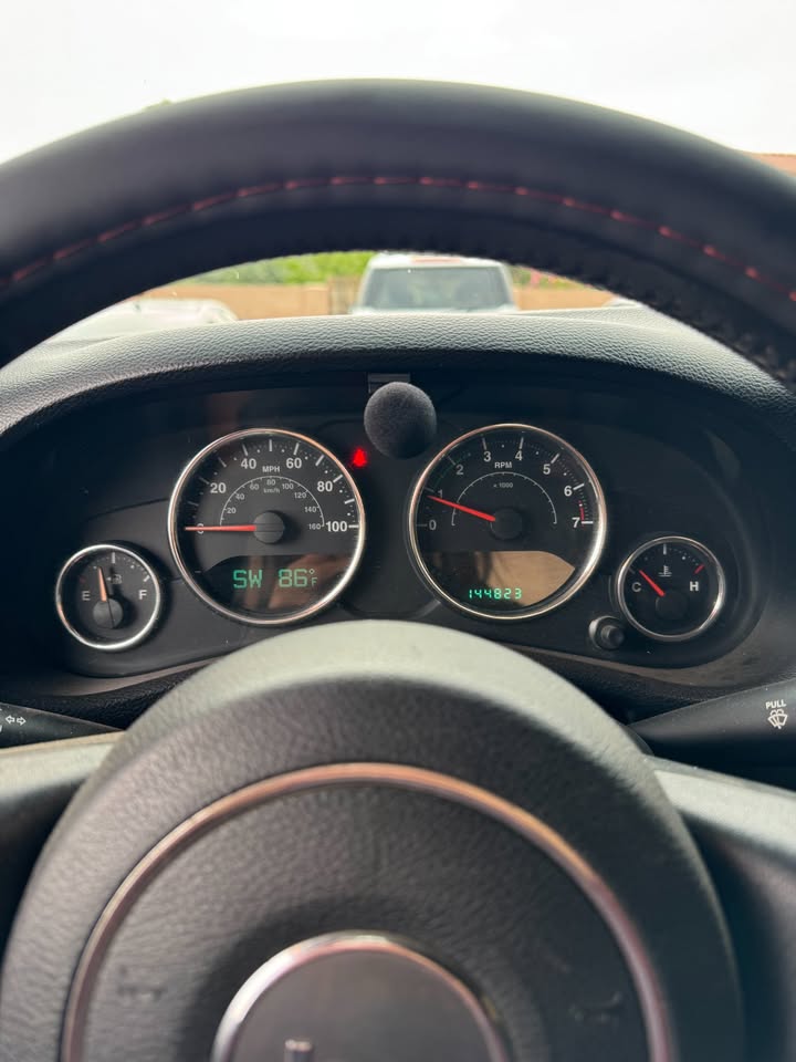 Used 2012 Jeep Wrangler Sport w/ Connectivity Group AWD/4WD image 6